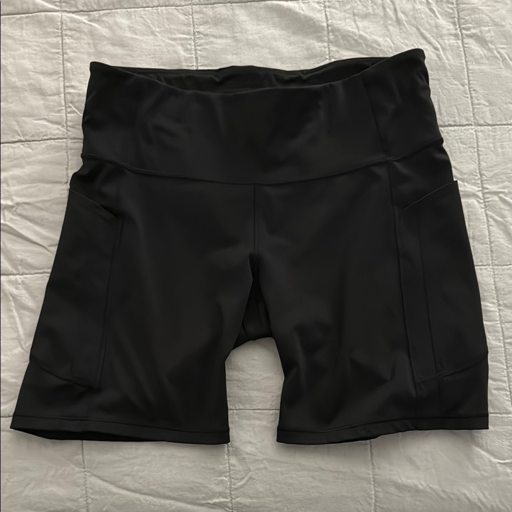 Athleta bike shorts - with pockets